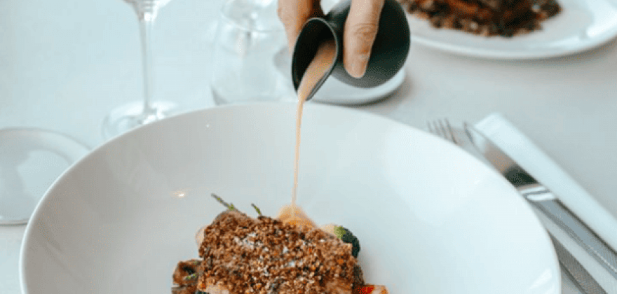Commis / commise de restauration